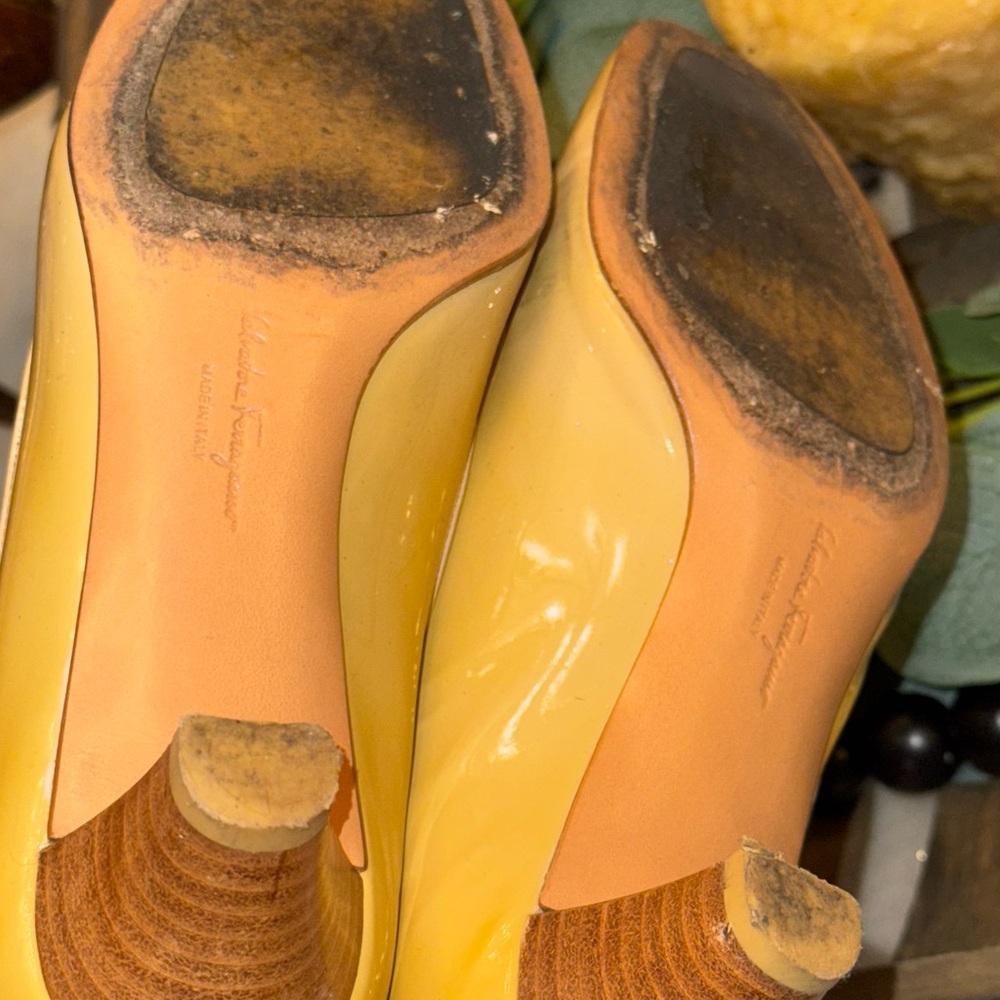 Salvatore Ferragamo Authentic Vintage Yellow Heeled Shoes - Picture 7 of 10